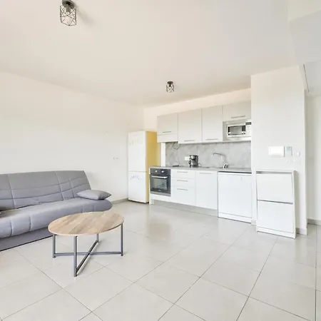Lovely 1br With Garden, Private Parking & Sea View Apartman Nizza
