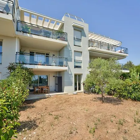 Lovely 1br With Garden, Private Parking & Sea View *