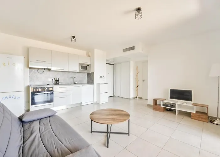 Lovely 1br With Garden, Private Parking & Sea View アパート *