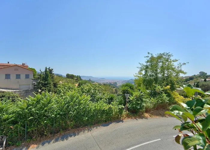 アパート Lovely 1br With Garden, Private Parking & Sea View ニース