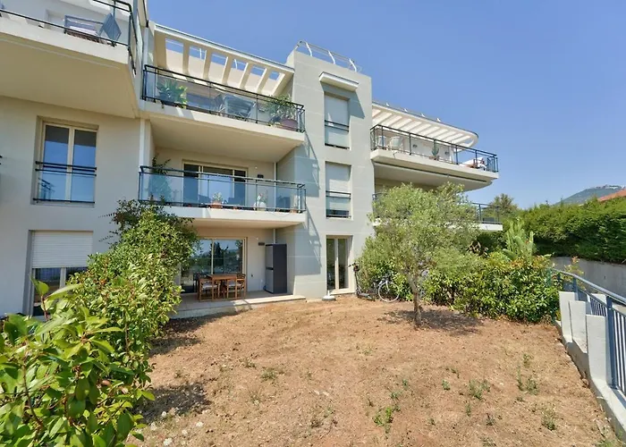 Lovely 1br With Garden, Private Parking & Sea View *